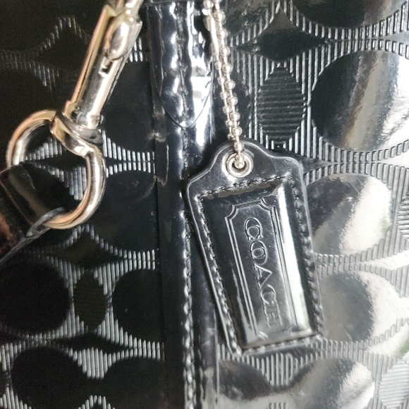 Coach 32583 Payton Link C Embossed Patent Domed Crossbody - Picture 8 of 13